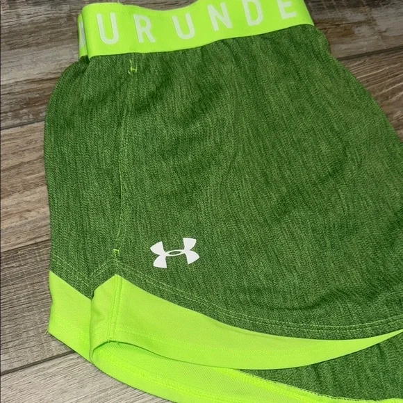 Under Armour Green Athletic Shorts Lightweight Design - Picture 4 of 4